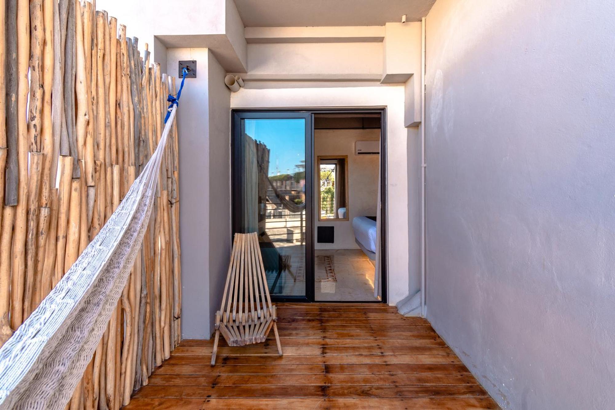 Double Room with Pool View,1432219411:JPEG