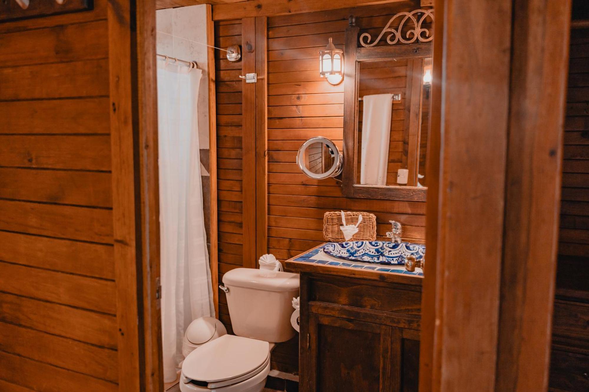 OceanFront Bungalow - 2 Doubles Beds