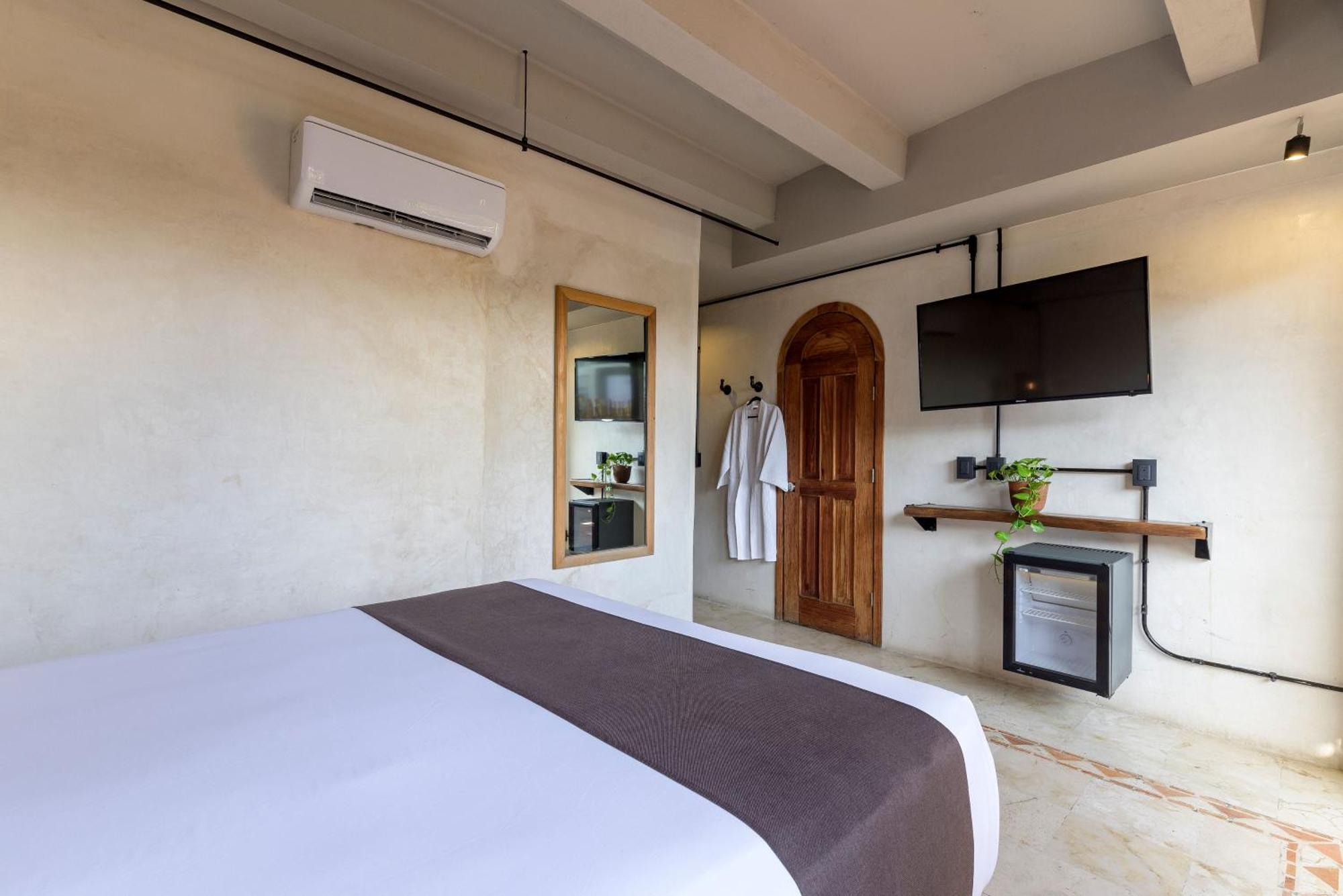 Junior Suite with Balcony,1590347483:JPEG
