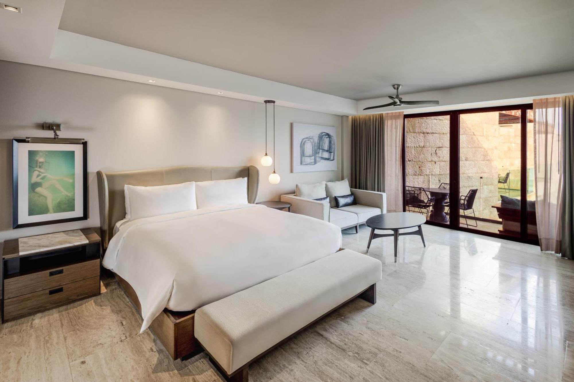 King Room with One King Bed and Partial Ocean Front - Beach House