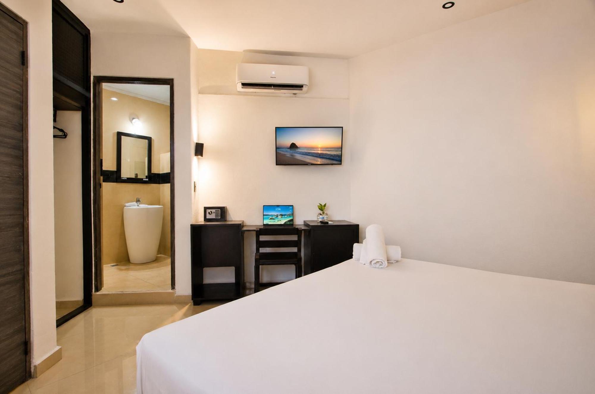 Standard King Room