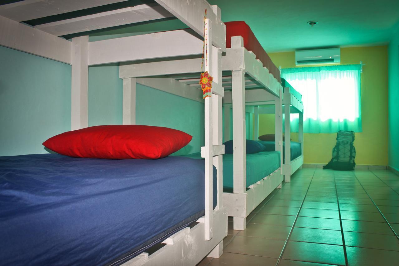 Cama em Dormitório Misto com 10 Camas