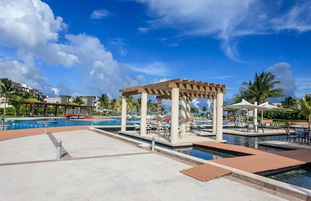 Relaxing 2 Bedroom With Jacuzzi, Terrace And Beach Club-1