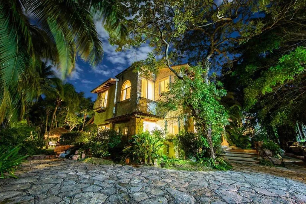 All In One Villa! Location, Beach, Nature, Privacy, Security, Shopping-1