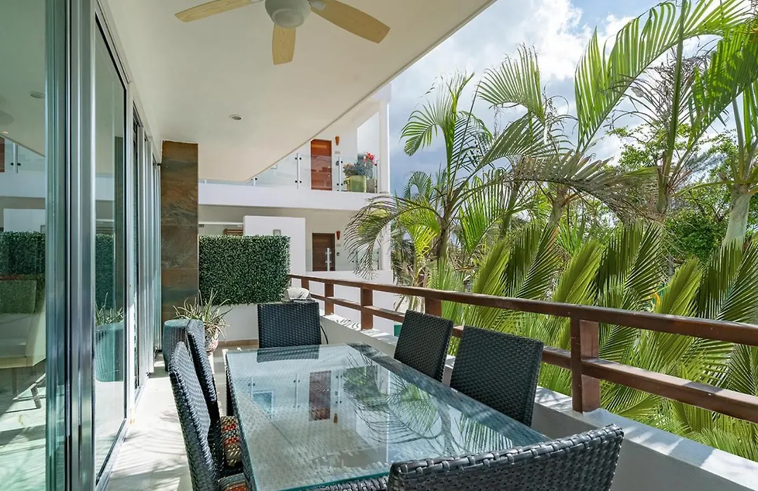 Condo Mujeres Bailando - Lavishly Adorned Beachside Retreat - At Casa Del Mar-1