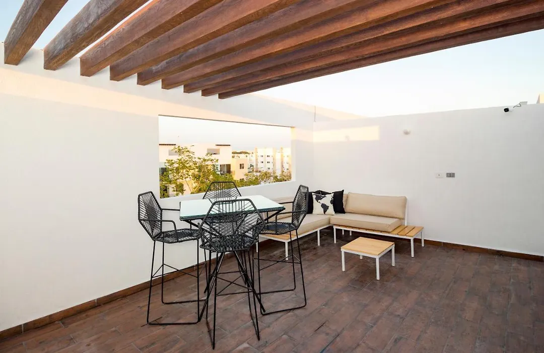 Kuxaan Rooftop • Beach Top Floor Condo • Roof Terrace & Grill-1