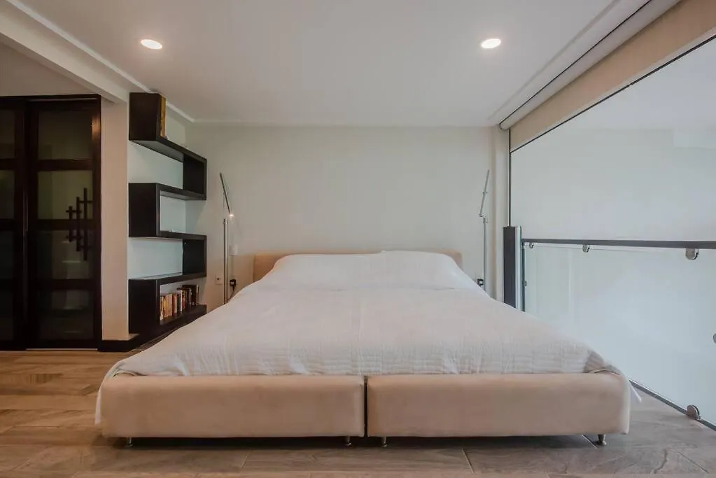 Location- 3-Bdr Penth-150 Mbps- Pool- Priv Rooftop-1