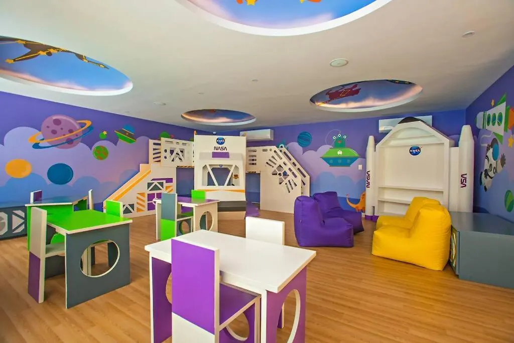 Modern Studio I 2 Swimming Pools I Cinema I Gym-1