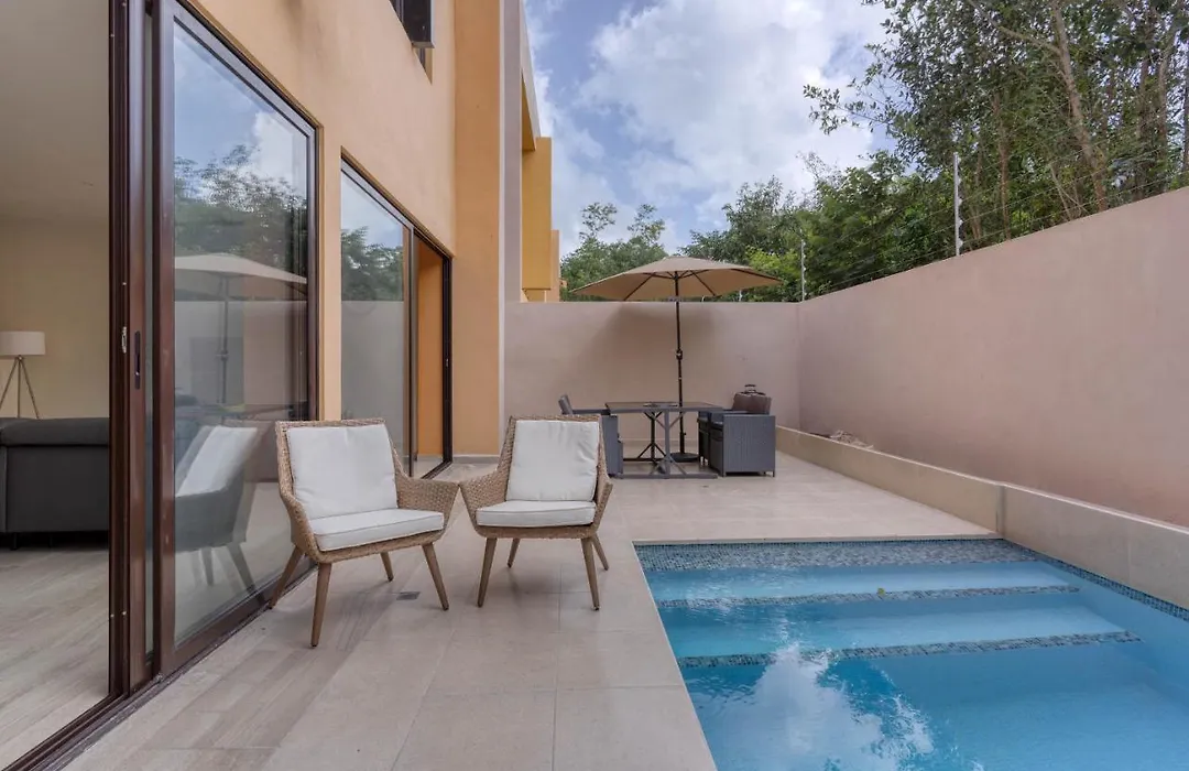 Brand New 3Br 3Ba House With Private Pool By Simply Comfort-1