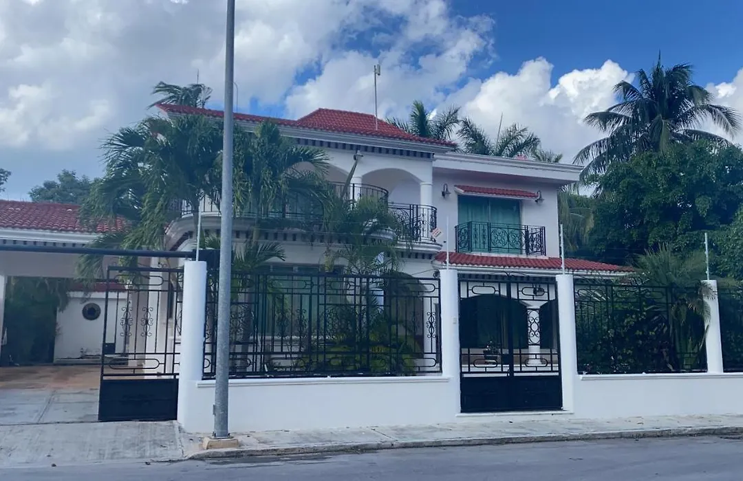 Exelent & Fun Family Home!& Private Pool!!-1