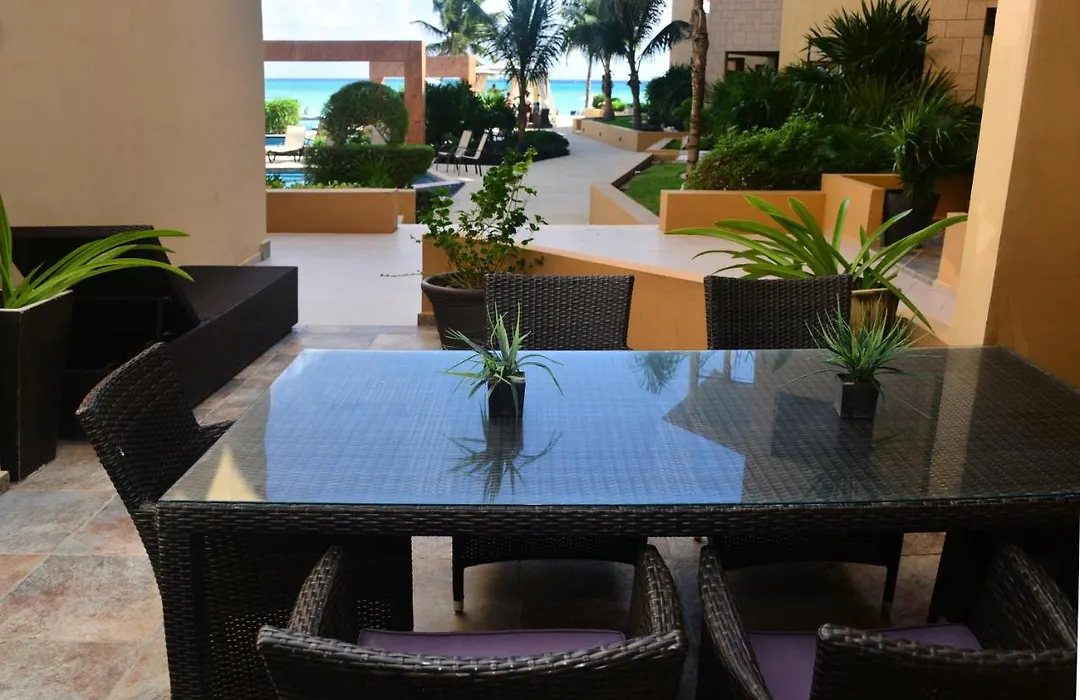 Ground Floor Oceanfront El Faro Condo, Great For Families Coral 101-1