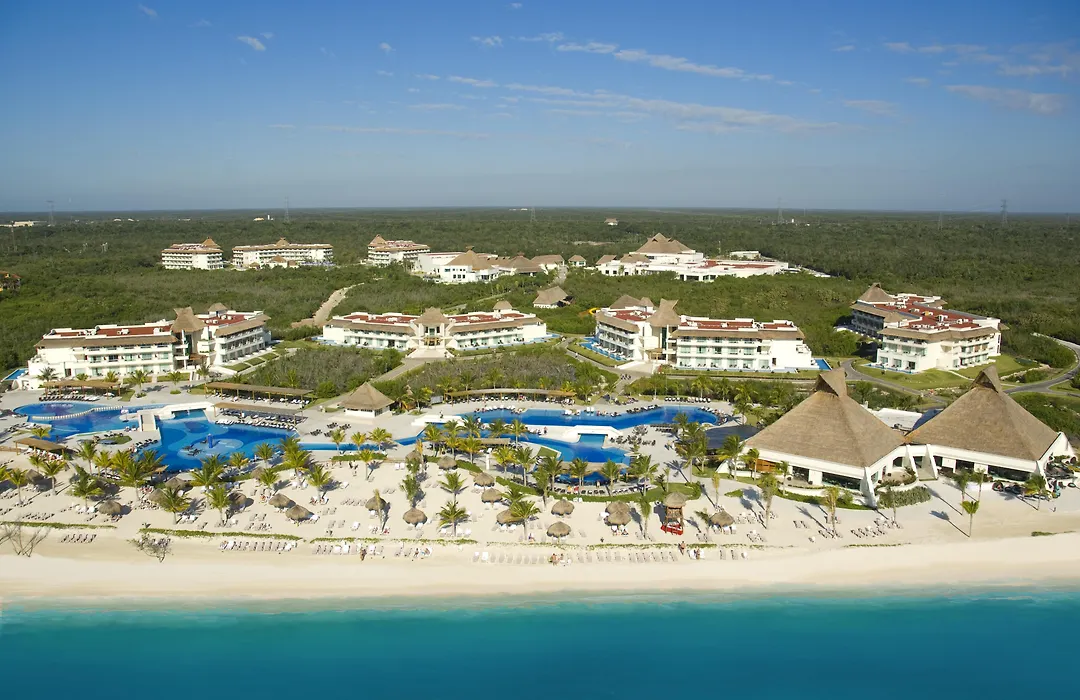 Bluebay Grand Esmeralda-1