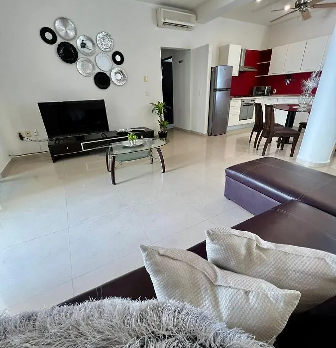 Espacioso Departamento A Unos Metros De Playa Mamitas Y De La Famosa 5Ta Av-1