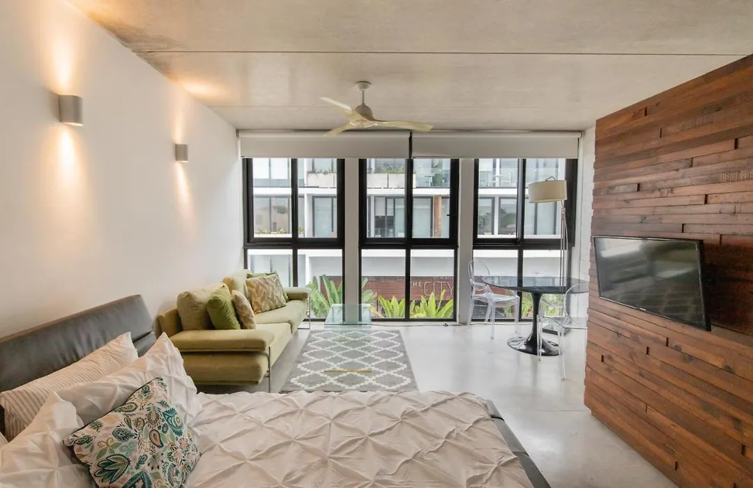 2 Floor Loft Downtown Free Parking & Rooftop Pool-1