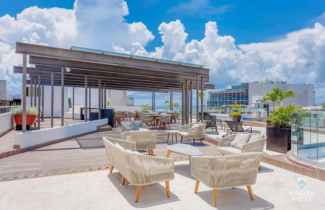 Incredible Oceanview Roof Lounge, Apartment Units 2 Blocks To Beach-1