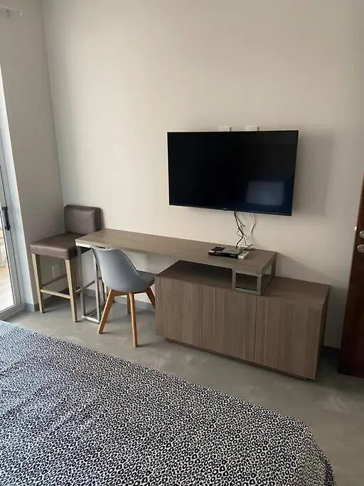 Luxury Condo, 2Br Ph, 3Ba, Private Rooftop, Sauna-1