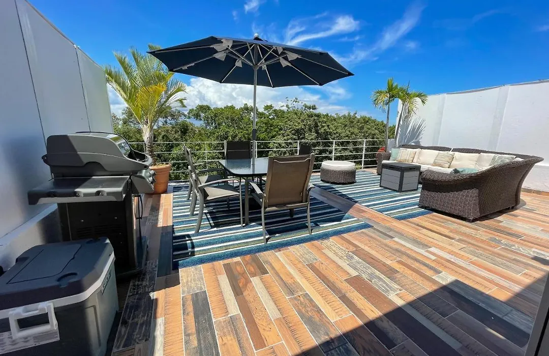 Deluxe Apartment W Beautiful Terrace Pool & Amenities By Yeah-1