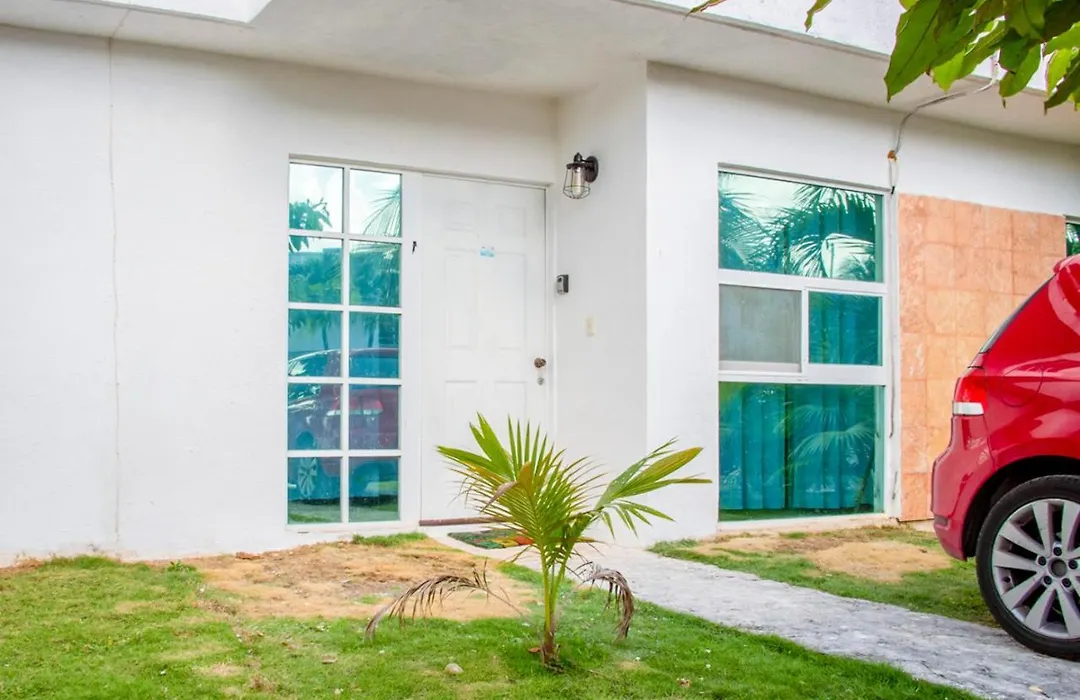 Hostpal Playa Del Sol. Ideal Caribbean Vacation-1