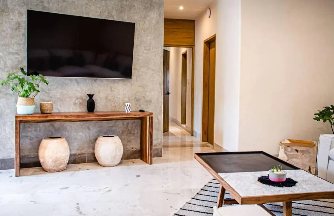 Modern 2 Bedrooms Apartment Steps From The Beach-1