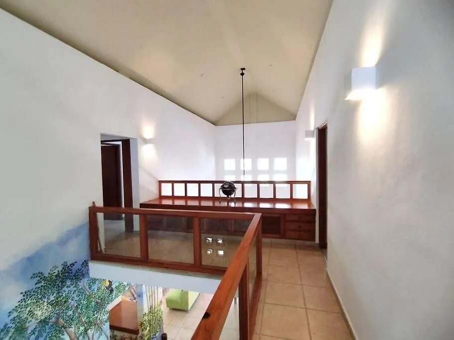 Villa Leoni, Plus 1 Bed Apt-1