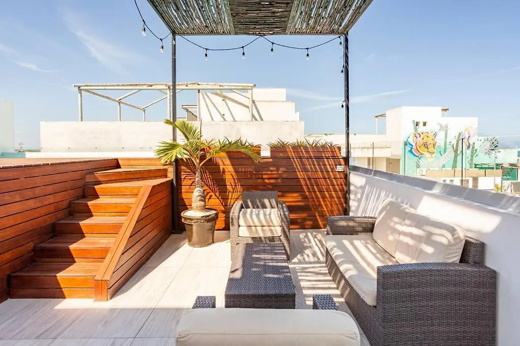 Caribbeanopolis - King Suite W/Pool, Wi-Fi, Kitchen & Close To Ave 5-1