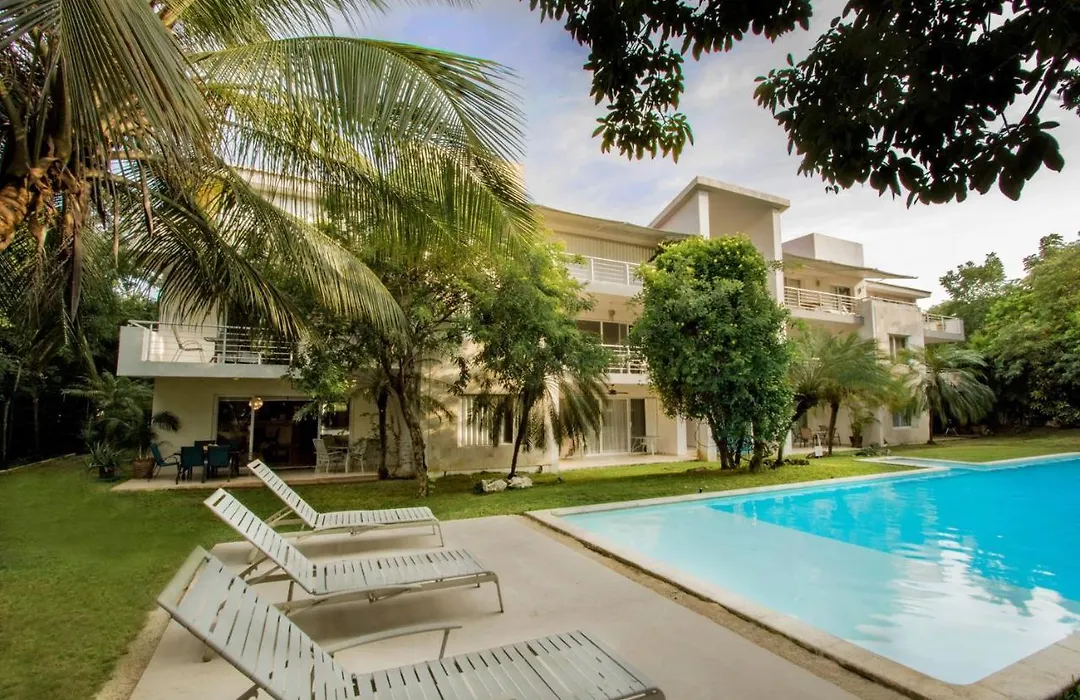 Ideal Family & Friends, In Front Beach Access In Playacar-1