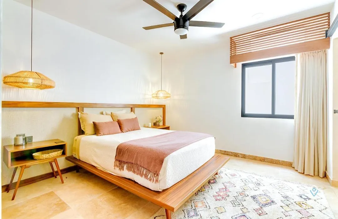 Villa With Private Oceanview Roof Pool Steps To Beach-1