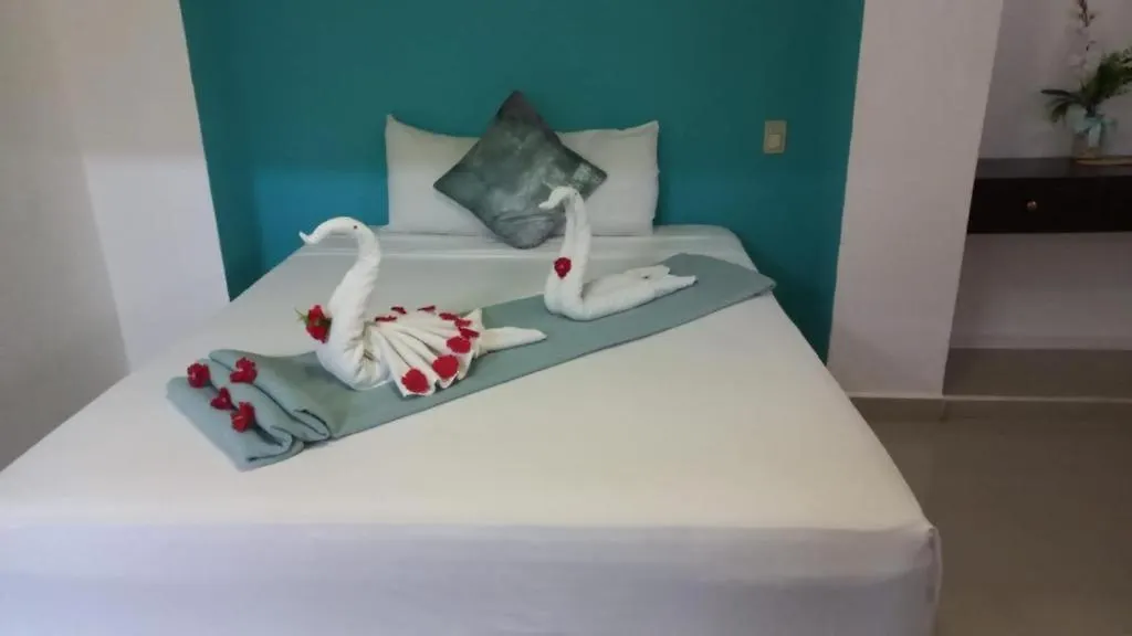 Playa Y Mar Suites - Avenida Quinta - Only 1 Block From Beach!!!-1