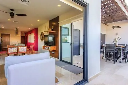 Gorgeous Private Pool With Terrace Steps To Beach And 5Th Ave!-1