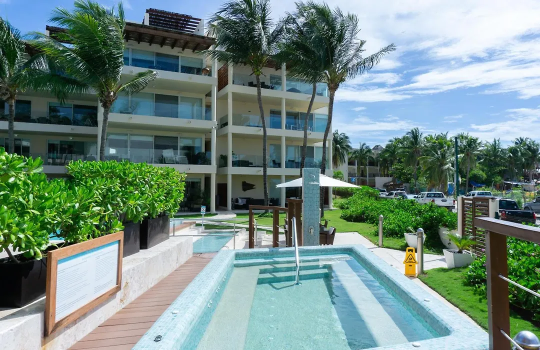 Elements Penthouse 19 Condo-1