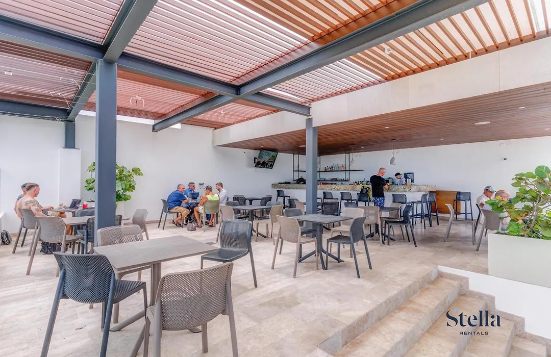 Ipana Condo, Rooftop Pools, Gym, Walk To Beach-1