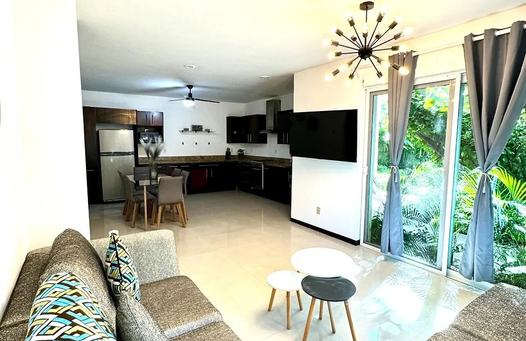 5Th Avenue Oasis 8 Personas-1
