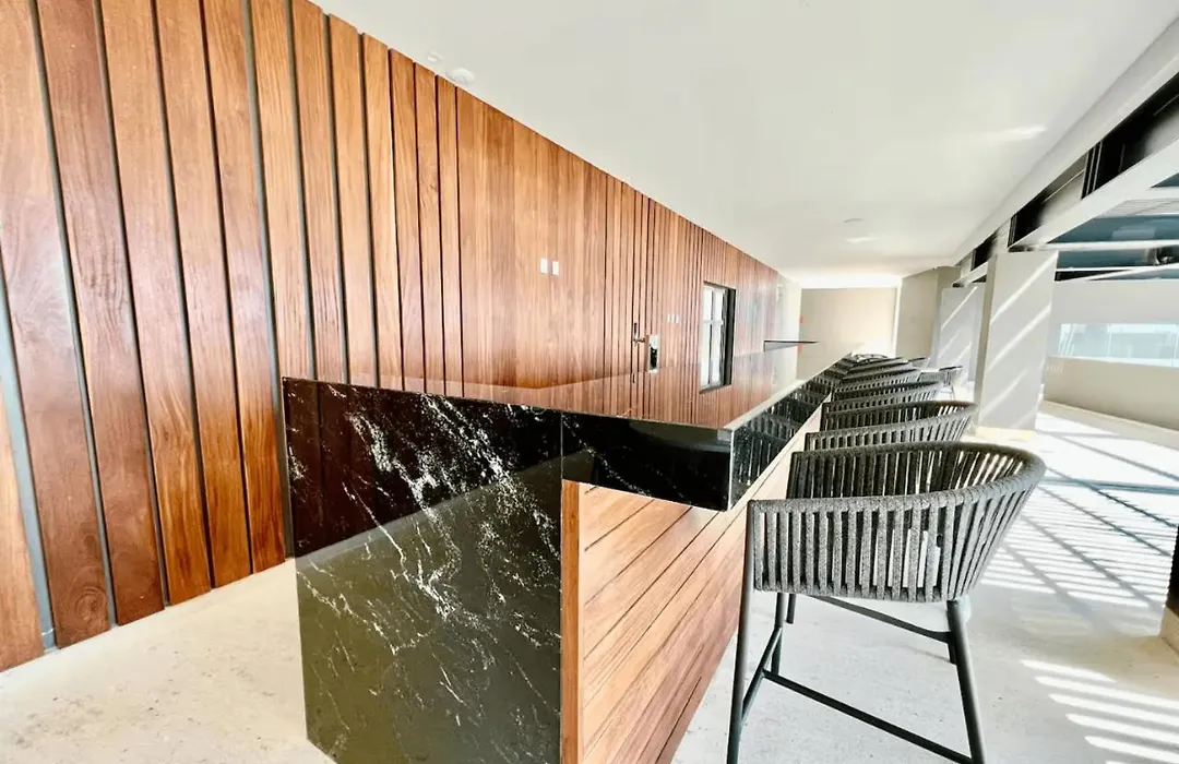 Luxury 1Br Condo Prime Location-1