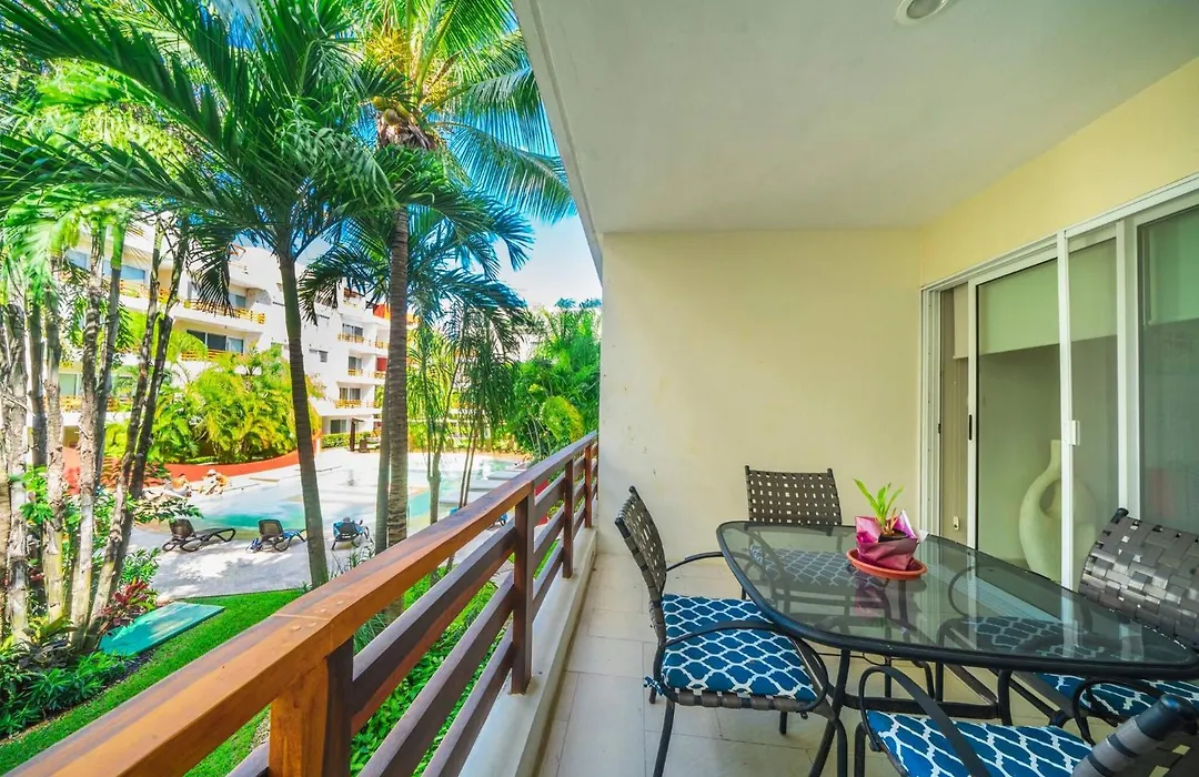 Modern 2 Bedroom Condo With Pool, Bbq & Gym - Solana At Sabbia Condos-1