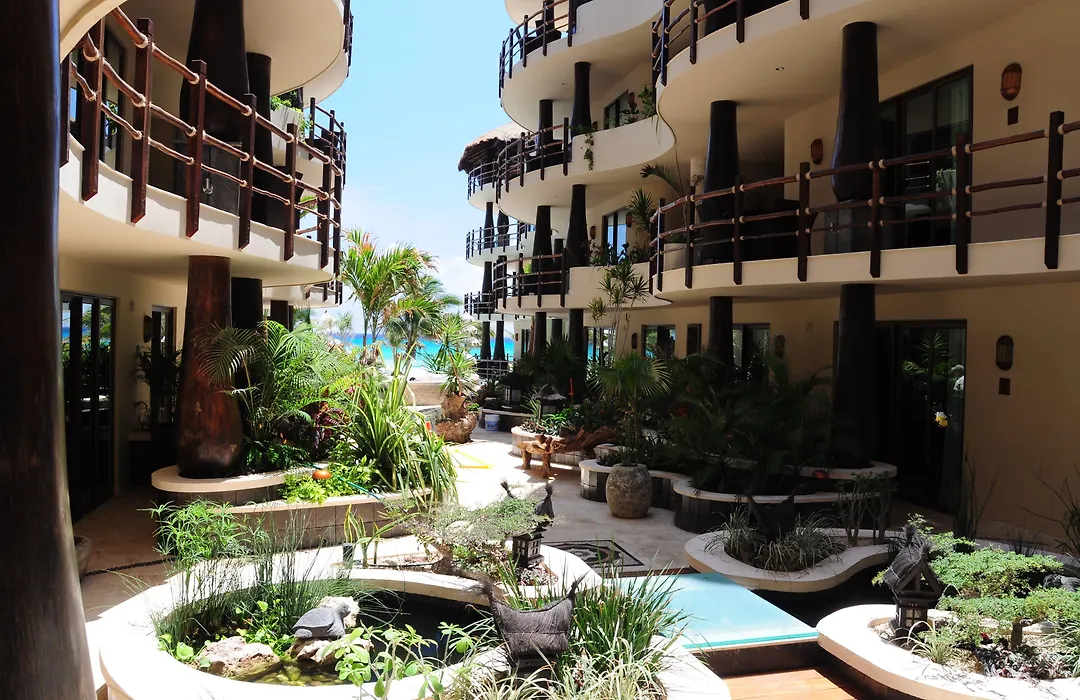 El Taj Oceanfront And Beachside Condo Hotel-1