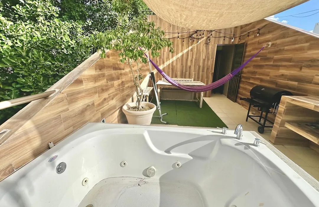 Cenote Penthouse Terraza&Jacuzzi Panorámicos, muy amplio, 2 pisos para tu uso personal y exclusivo, 3 recamaras, excelente ubicación, La Playa y la Quinta Av caminando a 10 minutos, cerca de restaurantes, bares, bancos, Nómadas Digitales 150 mbps-1