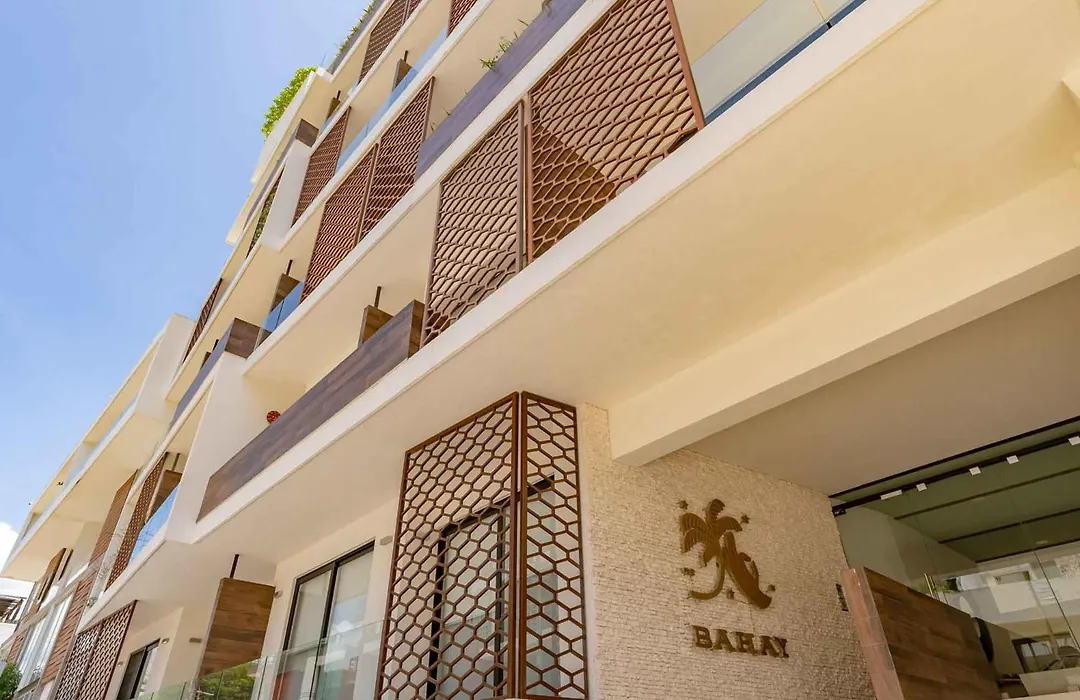 Bahay Condos Steps From The Beach And 5Th Ave-1