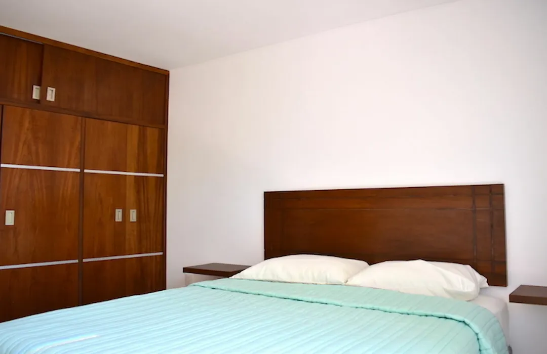 Condo 5 50 1Bd By Project 4 Life-1