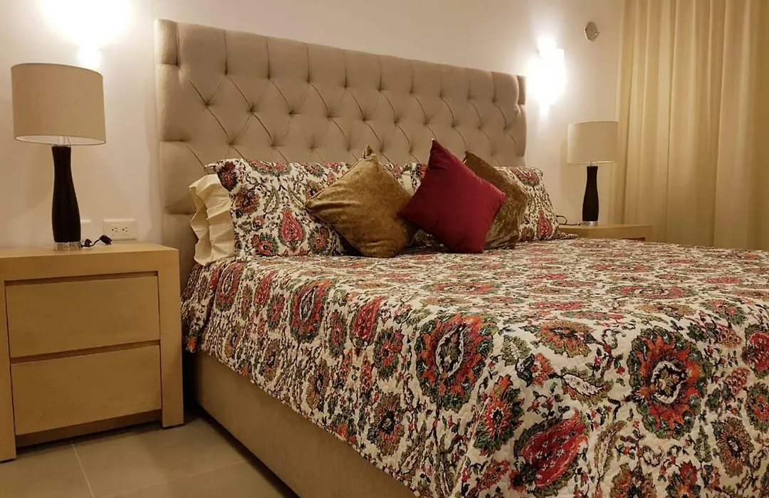 Desirable 1 Bedroom Condo At Solea By Happy Address-1