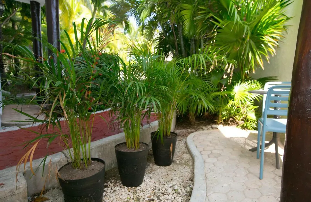 Groovy 1Br Condo At Great Location By Happy Address-1