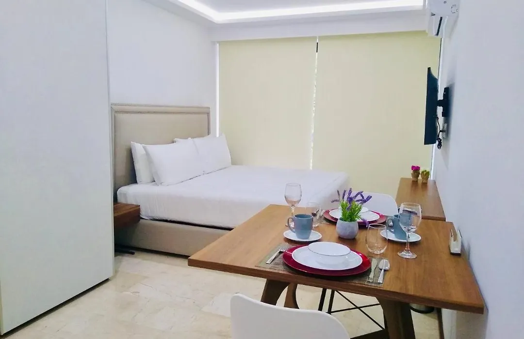 Ocean View From The Rooftop Pool Only One Block To The Beach, Studio For 2-1
