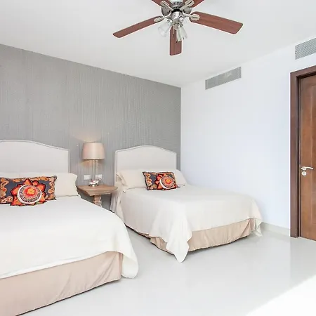 Relaxing 2 Bedroom With Jacuzzi, Terrace And Beach Club-2