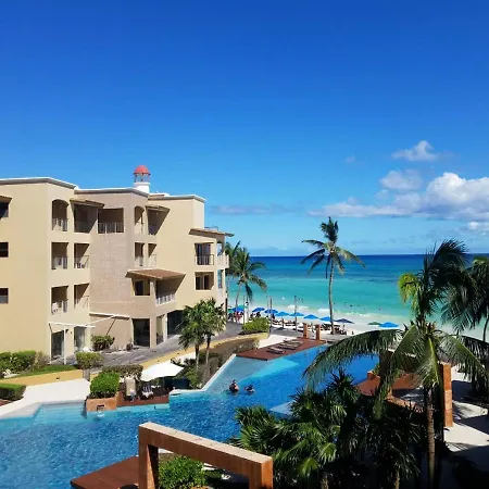 Ocean Front El Faro Reef 304-3