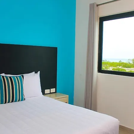 We Express Hotel Playa Del Carmen (Adults Only)-3