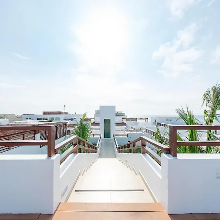 Condo Mujeres Bailando - Lavishly Adorned Beachside Retreat - At Casa Del Mar-3