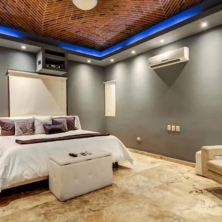 Luxury Villa Steps To The Beach-3