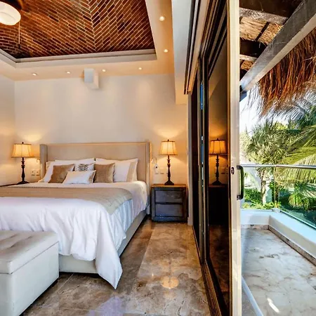 Luxury Villa Steps To The Beach-2
