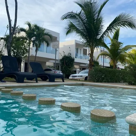 Cozy Family Vacation Home Near The Beach!-3
