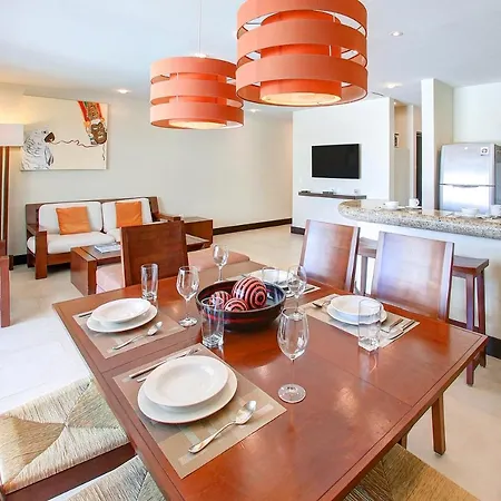 Fabulous Playa Getaway At 38Th And Beach Plus 2 Pools Onsite-3
