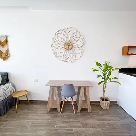 Spacious Studio In The Heart Of Playa By Simply Comfort-3